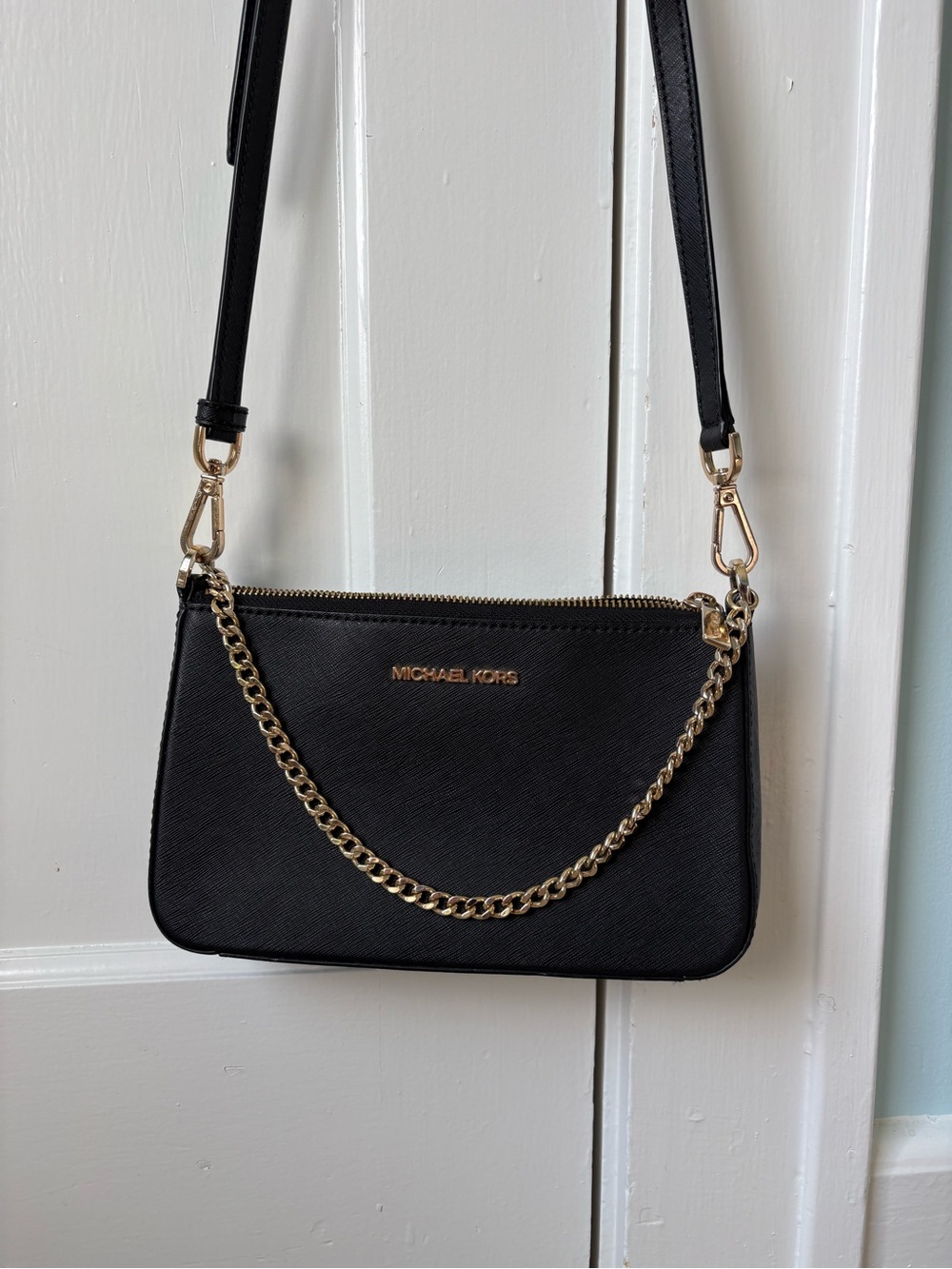 Michael Kors Jet Set Medium Saffiano Leather Crossbody Bag 35S0GTVU6L
